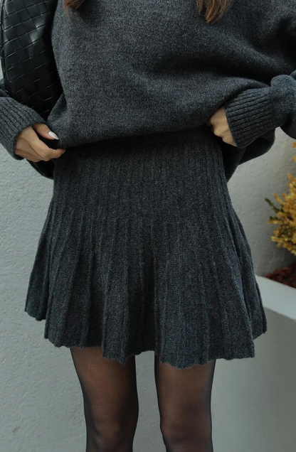 Naomi  | Cozy Knitted Trui en Rok Set
