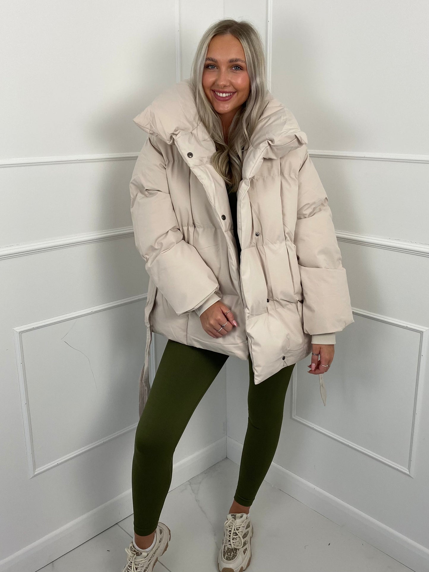 Karly Short Belted Puffer - Jas