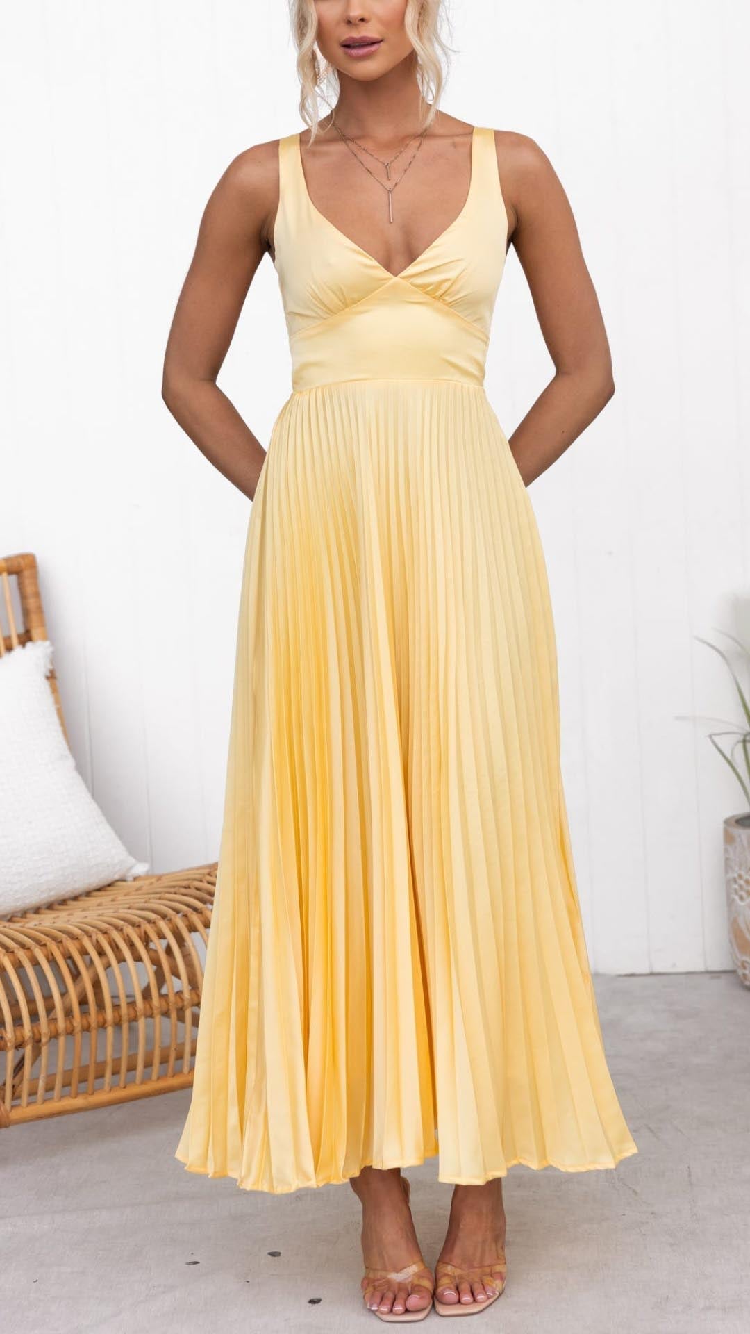 Lucy | Pleated V-Neck Maxi Jurk