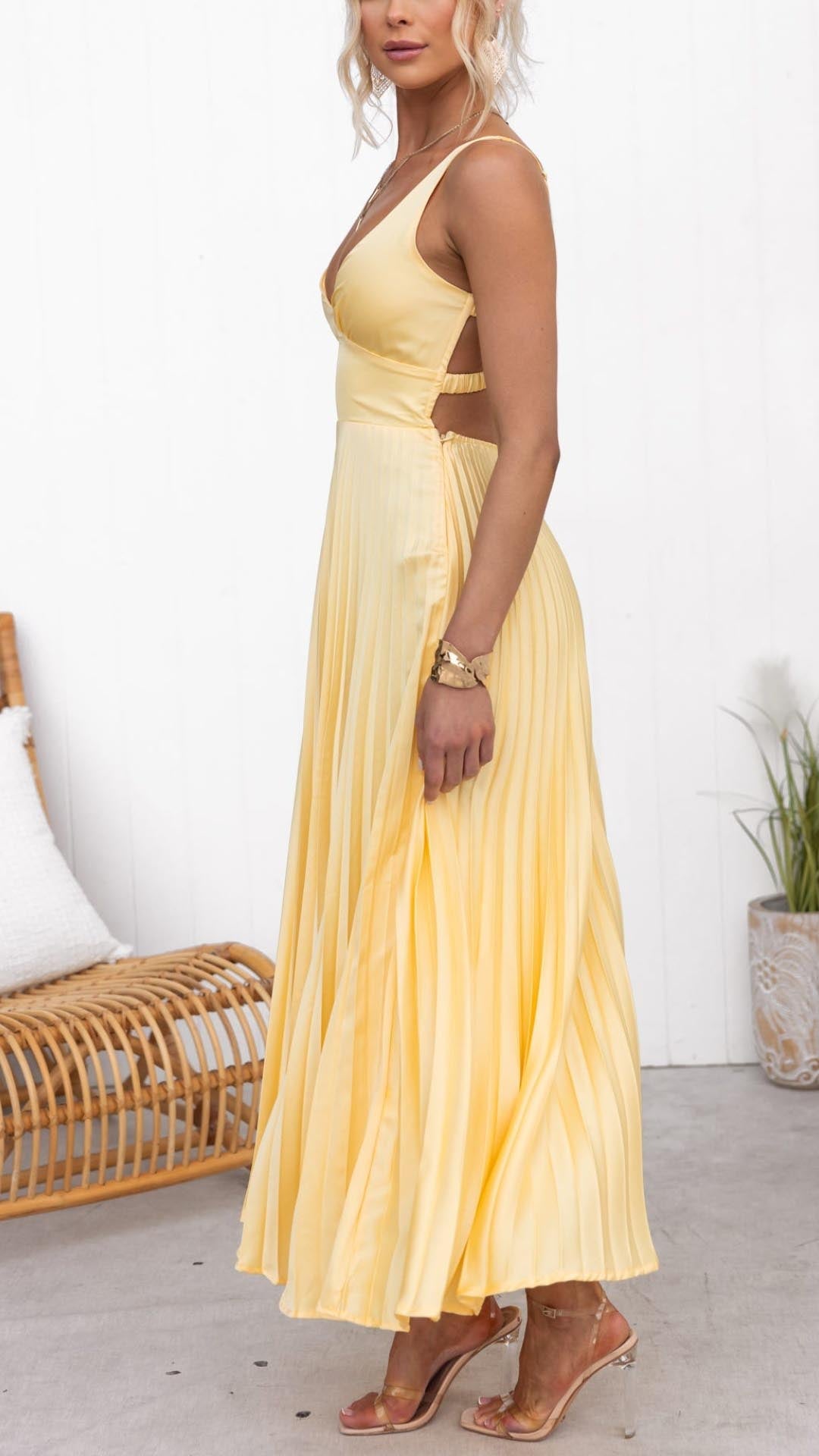 Lucy | Pleated V-Neck Maxi Jurk